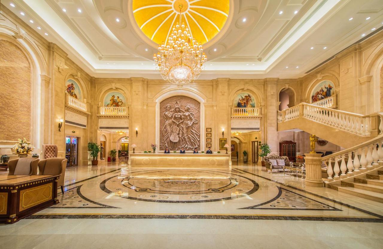 Vienna International Hotel Yantai Changjiang Road Xingyi Square Branch Екстер'єр фото